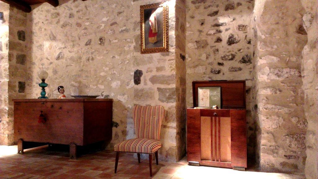 Il Borgo Dell'Arcangelo Tuili Luaran gambar