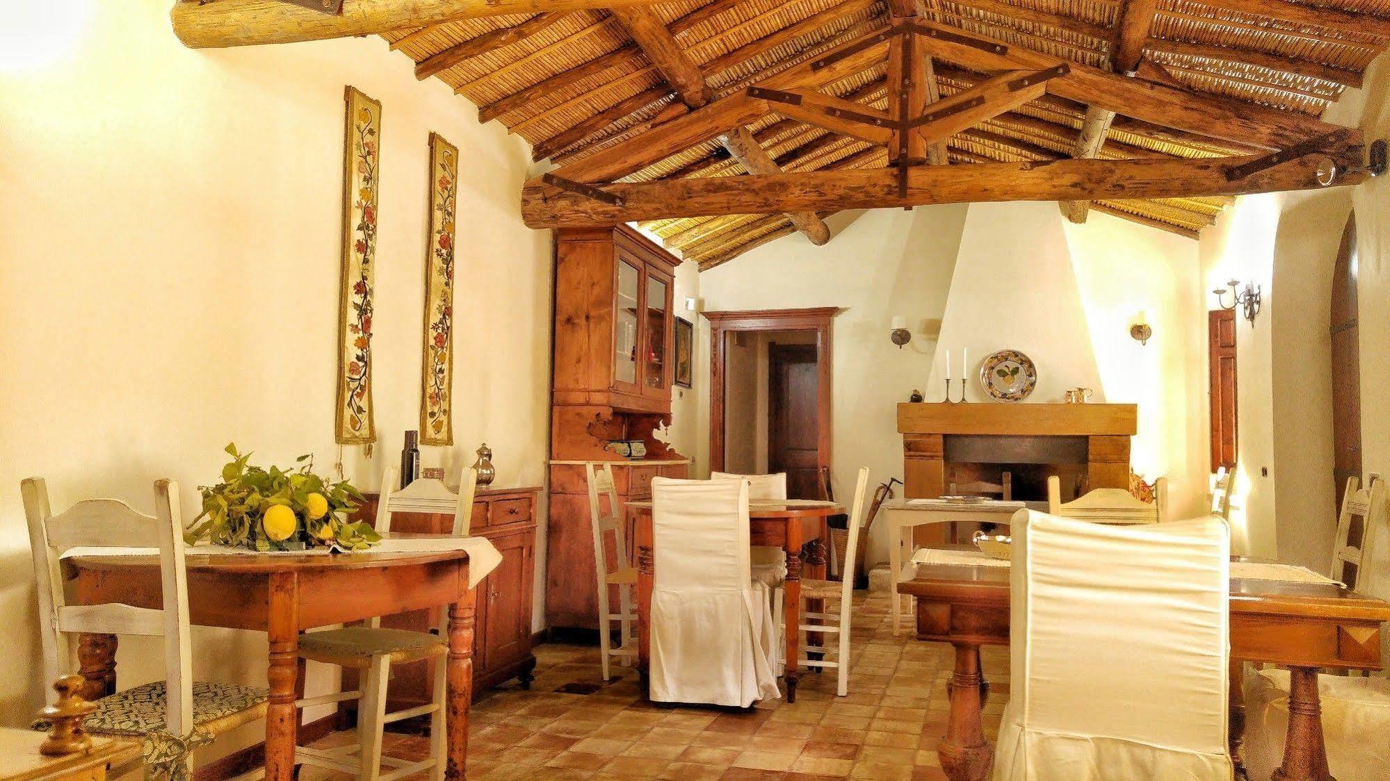 Il Borgo Dell'Arcangelo Tuili Luaran gambar