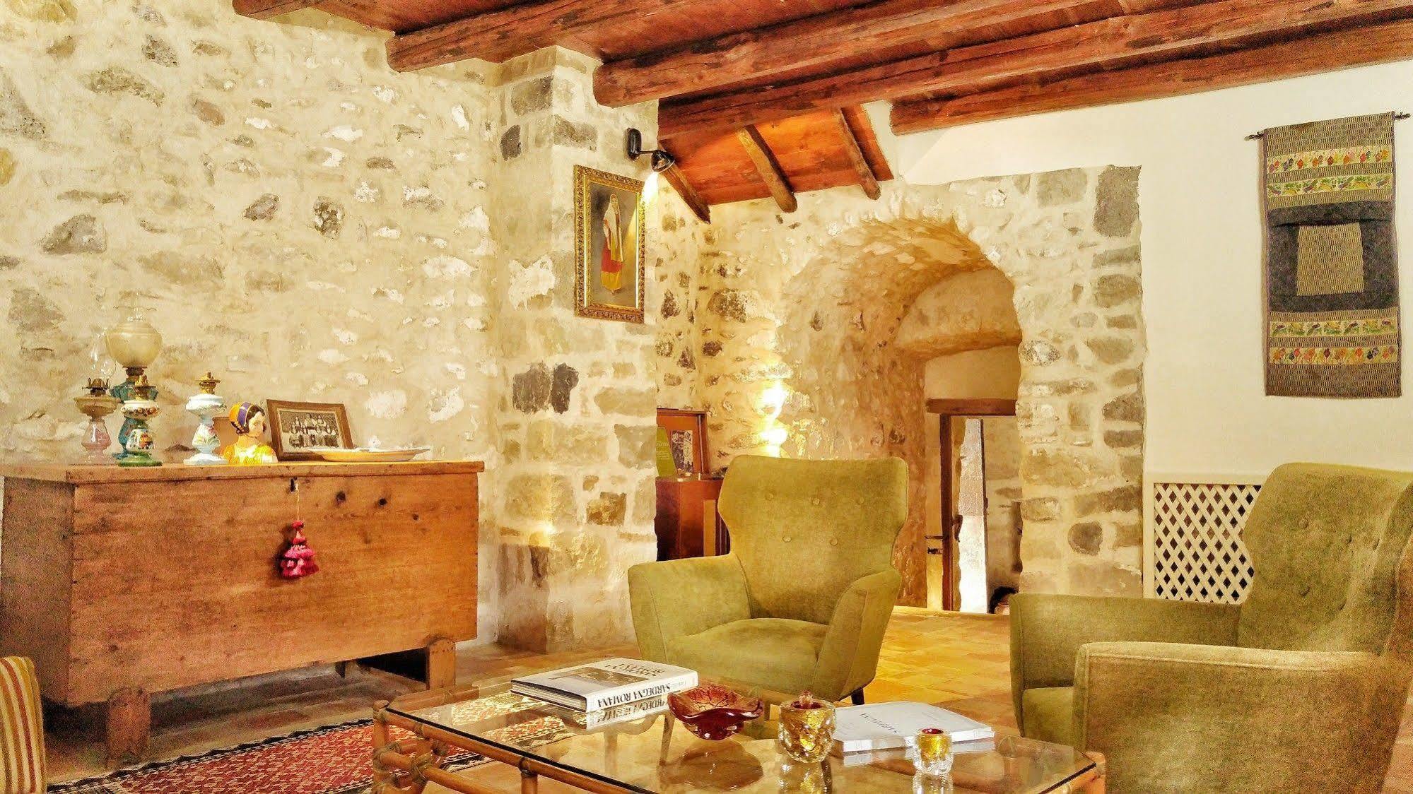 Il Borgo Dell'Arcangelo Tuili Luaran gambar