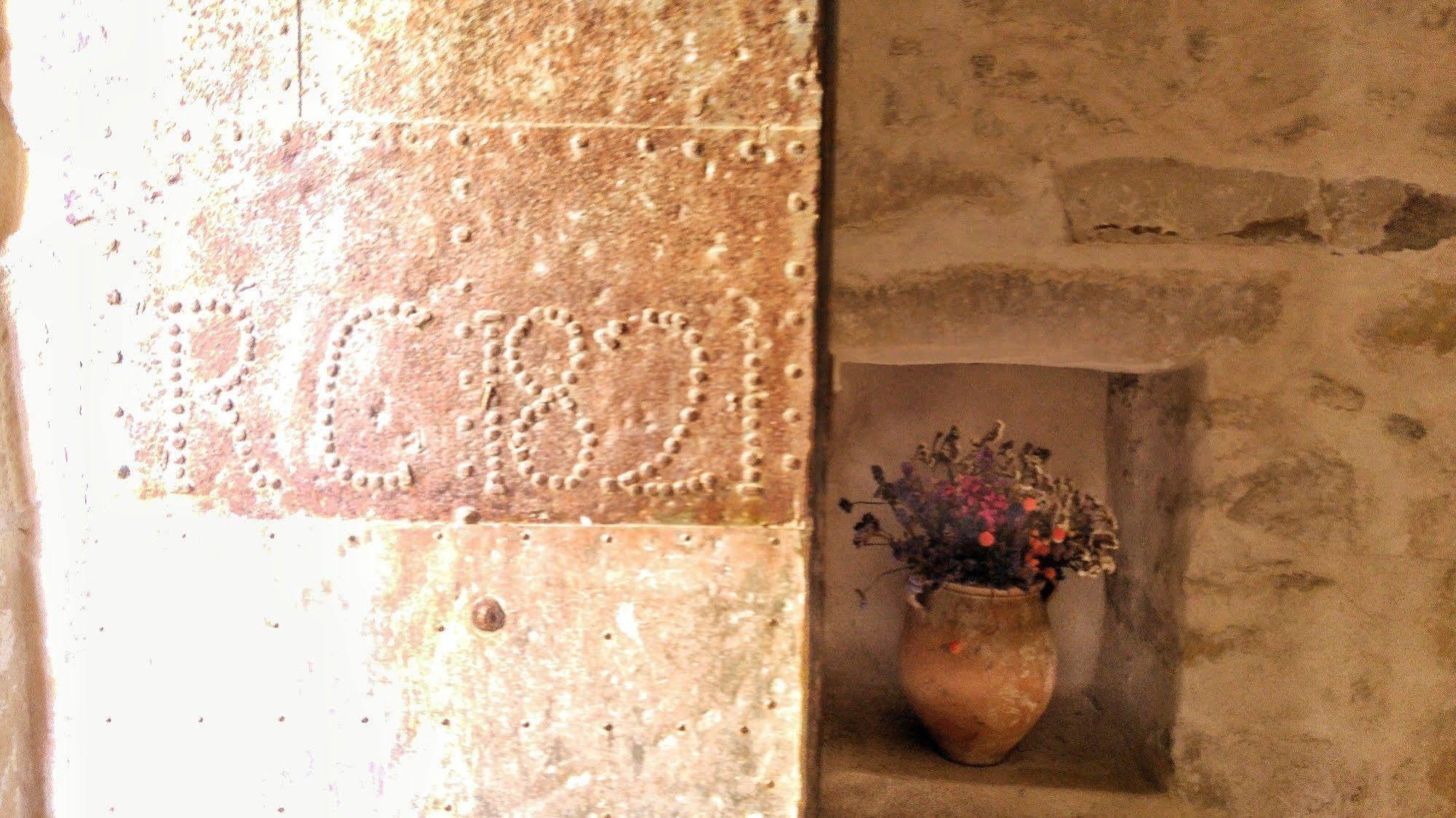 Il Borgo Dell'Arcangelo Tuili Luaran gambar